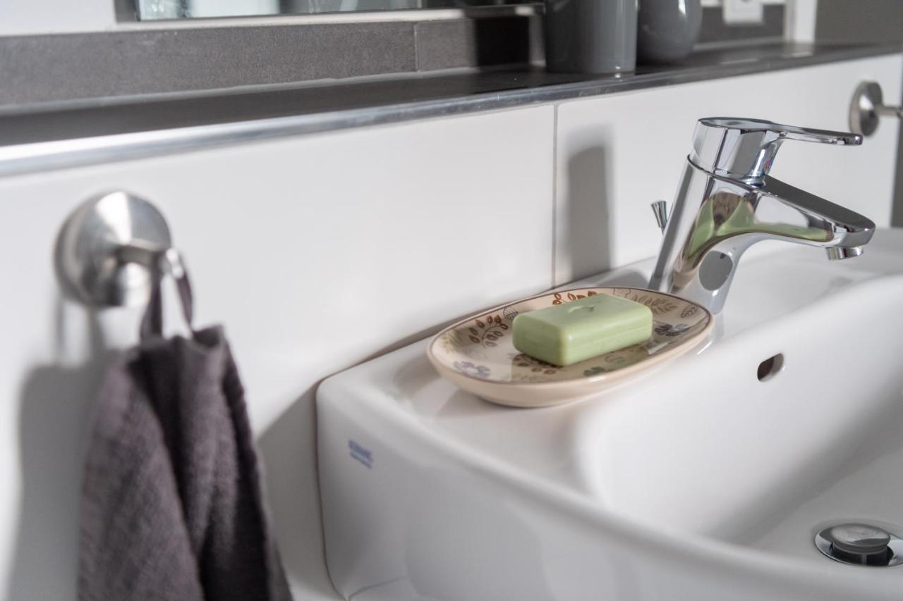 Fuldaliebe - Stadtnahe Moderne Ferienwohnung In Fulda Esterno foto